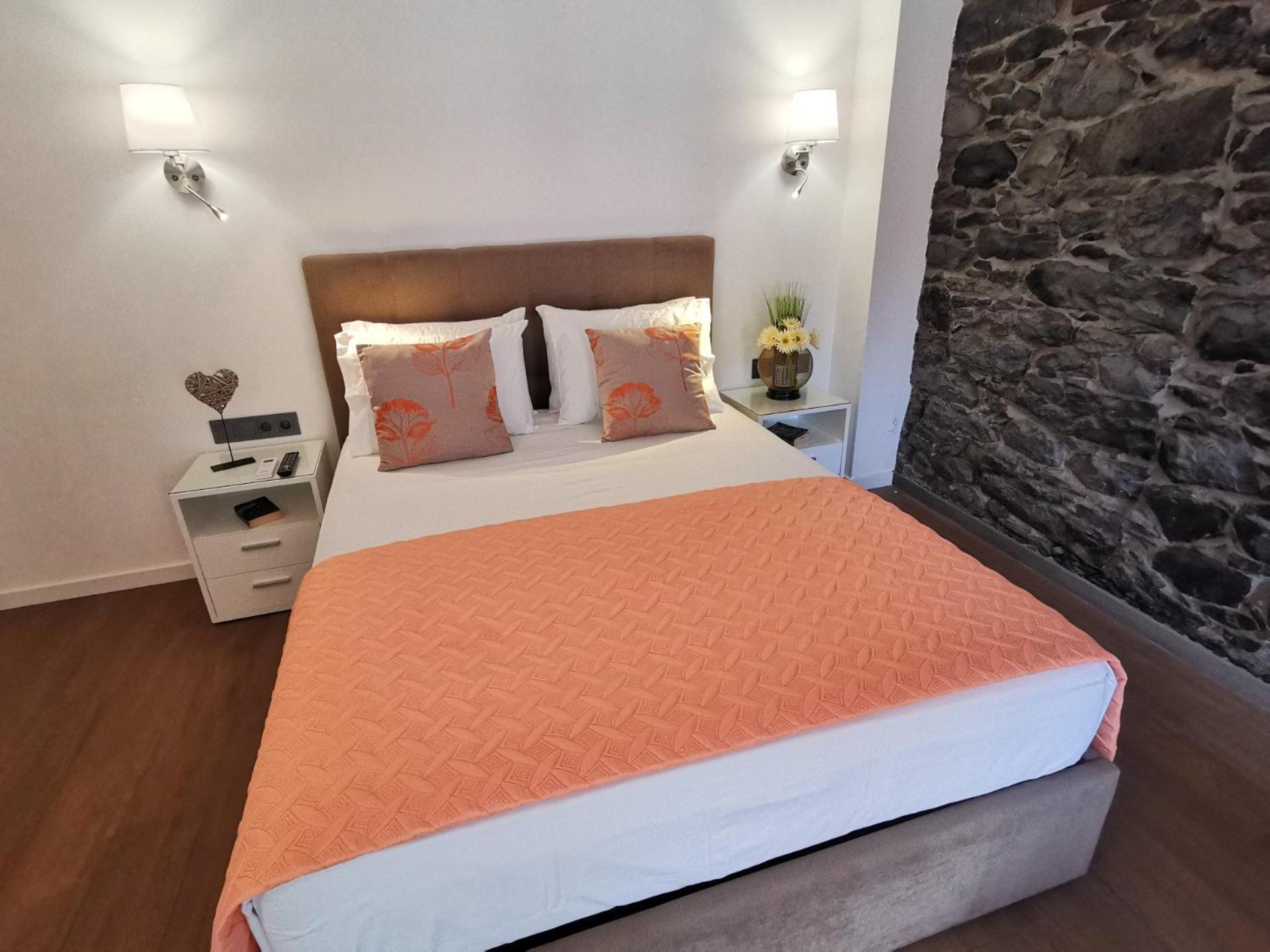 Chale Esmeralda - Charming Studios In Calheta Beach 외부 사진