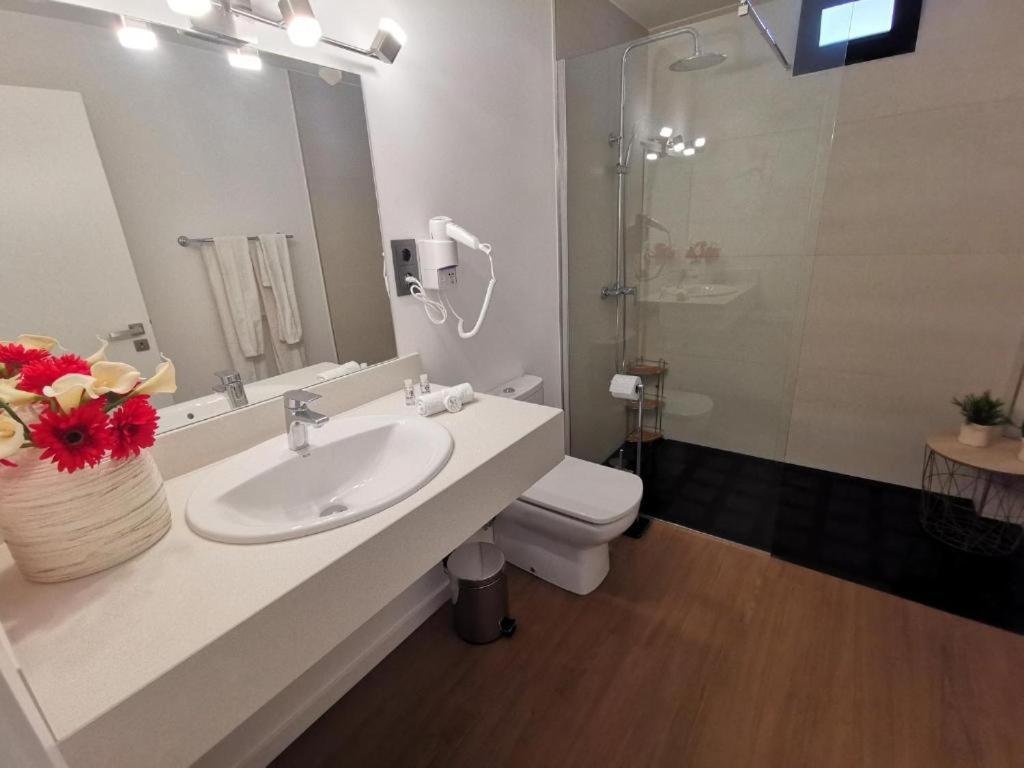 Chale Esmeralda - Charming Studios In Calheta Beach 외부 사진