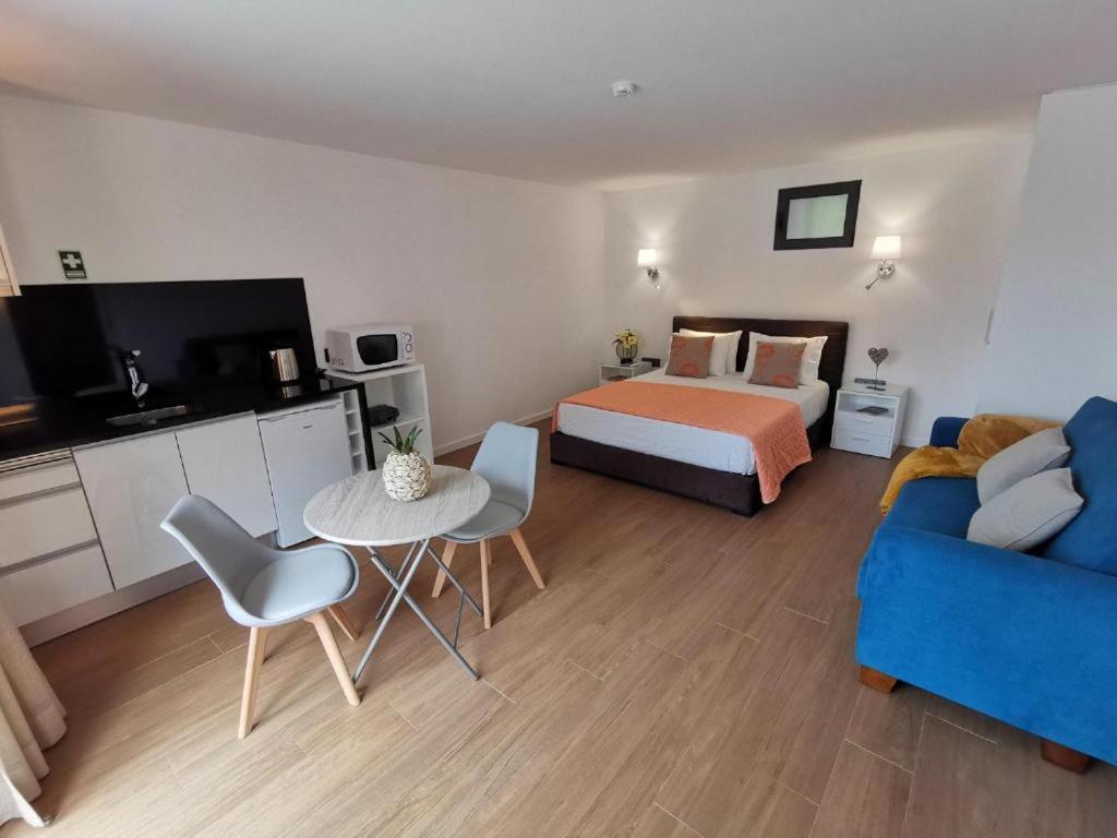Chale Esmeralda - Charming Studios In Calheta Beach 외부 사진