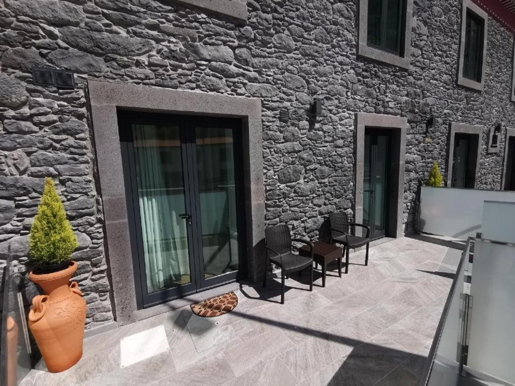 Chale Esmeralda - Charming Studios In Calheta Beach 외부 사진